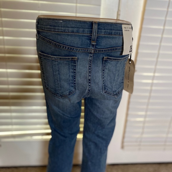 Rag & Bone New York Jeans 10 Inch Crop Cropped Medium Light Wash Denim Sz 28 NWT - Picture 3 of 12